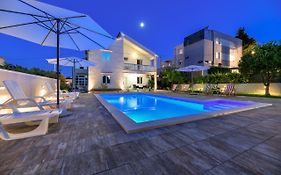 Pool House Luka
